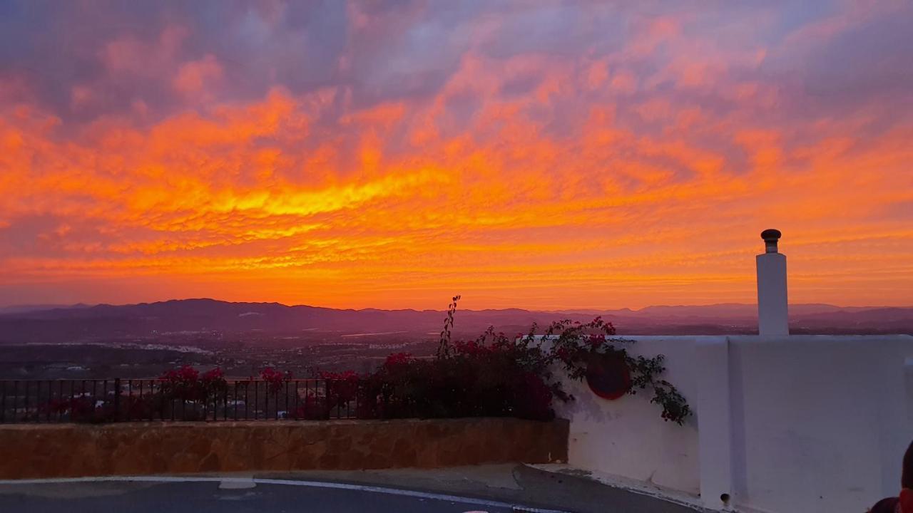 Vista de los Angeles-Rumina Casa Rainbow - Boutique Bed & Breakfast (Adults Only) מראה חיצוני תמונה